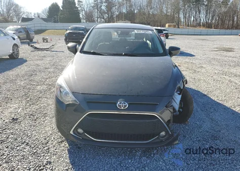 2019 Toyota Yaris Le z USA, uszkodzony, nr VIN 3MYDLBYV3KY519283